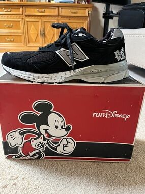 New Balance Mens Black Steamboat Mickey Mouse Running Shoes - RunDisney 2015